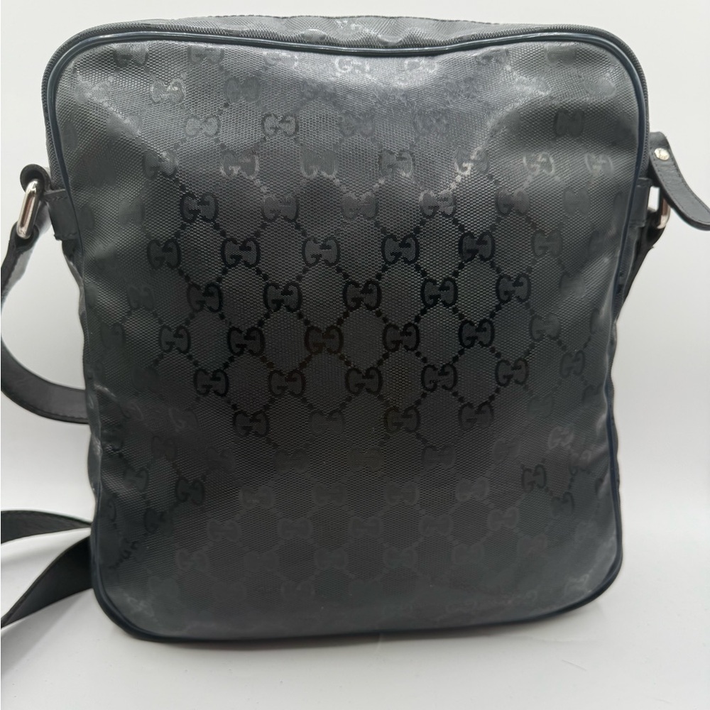 Gucci ๐ฅ EUC messenger bag authentic super clean nicest one online w/ dustbag - Picture 3 of 17